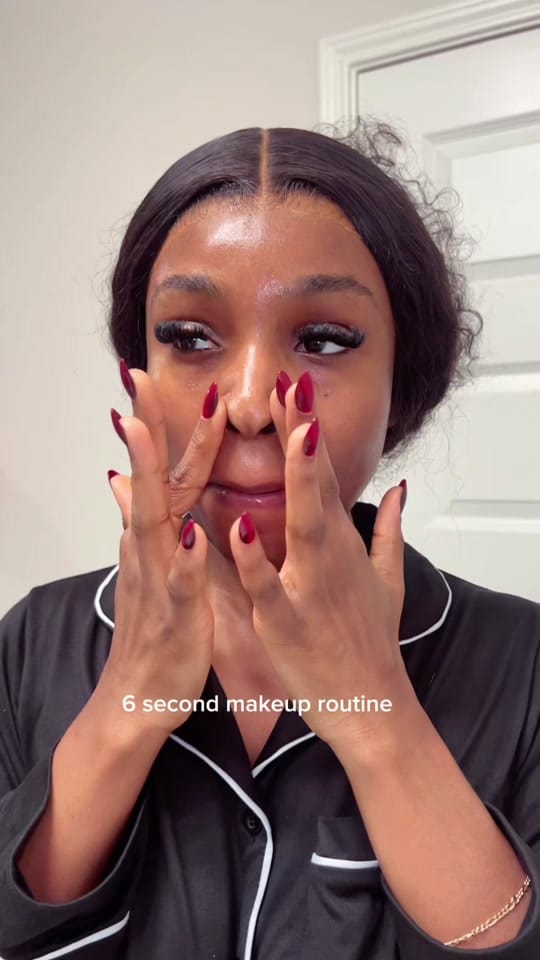 Post 8 by lizzakinss on TikTok (video)