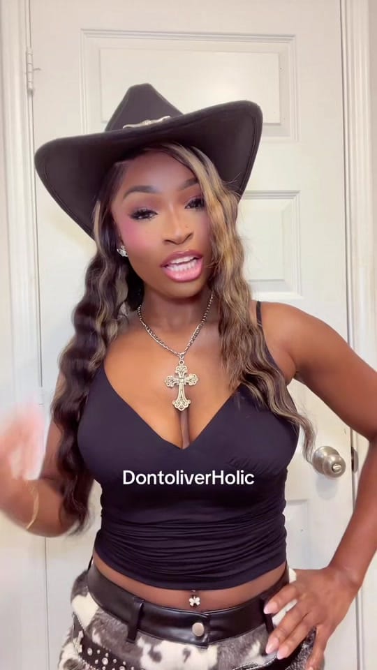 Post 3 by lizzakinss on TikTok (video)