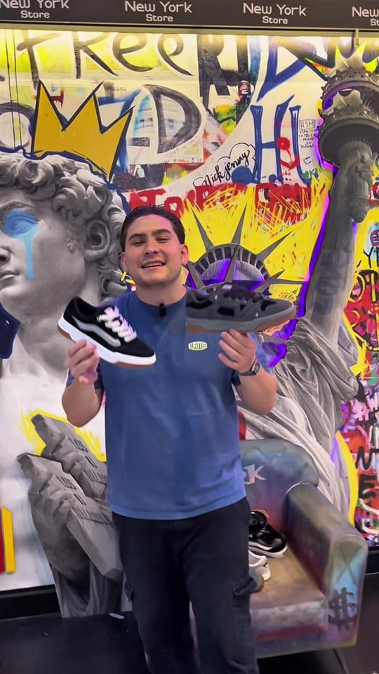 Post 3 by New York Store Paraguay on TikTok (video)
