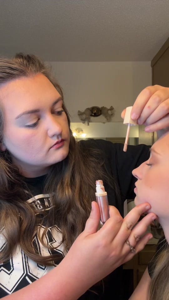 Post 6 by Hannah Lombas on TikTok (video)