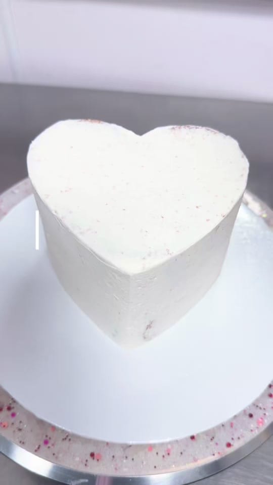 Post 1 by Whiskful Thinking Cakes on TikTok (video)