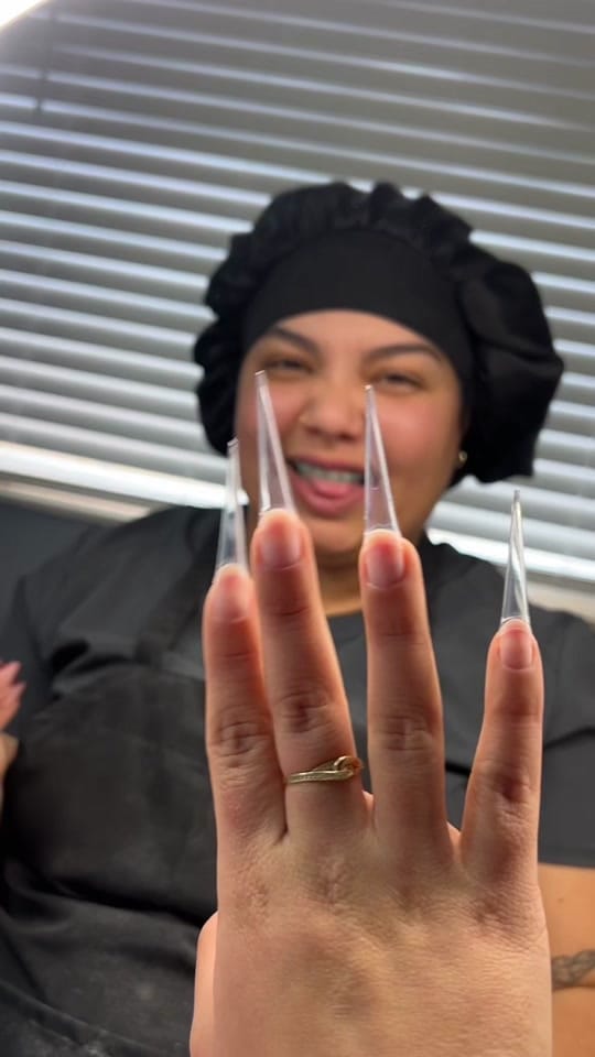 Post 5 by elly_vloggers on TikTok (video)