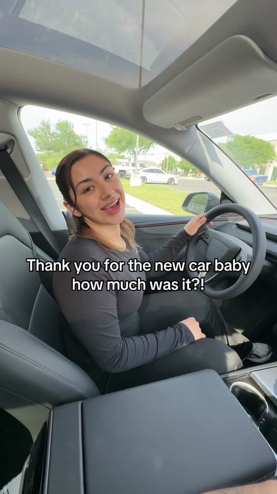 Post 10 by Yosselin on TikTok (video)