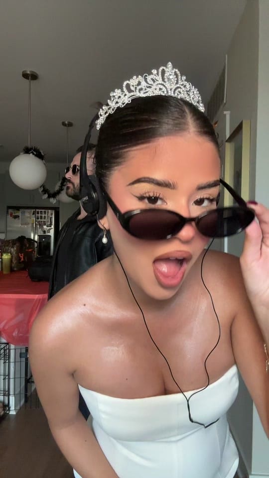 Post 10 by Melissangelica on TikTok (video)