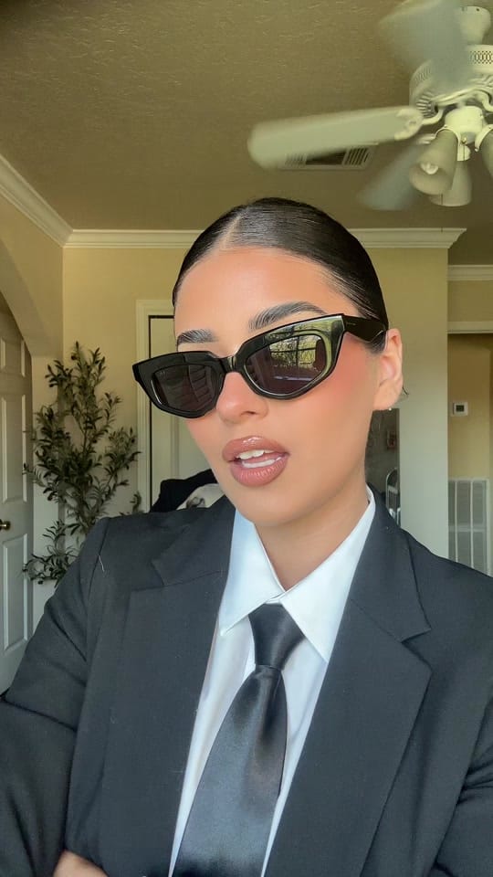 Post 2 by Melissangelica on TikTok (video)