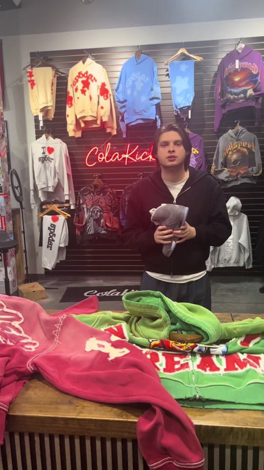 Post 2 by Cola Kicks on TikTok (video)