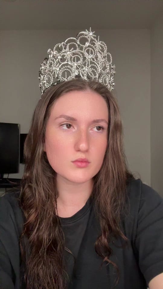 Post 3 by Demi May Harms on TikTok (video)