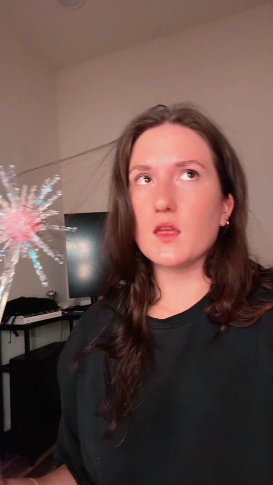 Post 5 by Demi May Harms on TikTok (video)