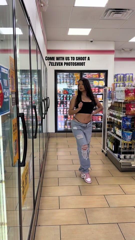 Post 3 by Dani- Sacramento Photographer on TikTok (video)