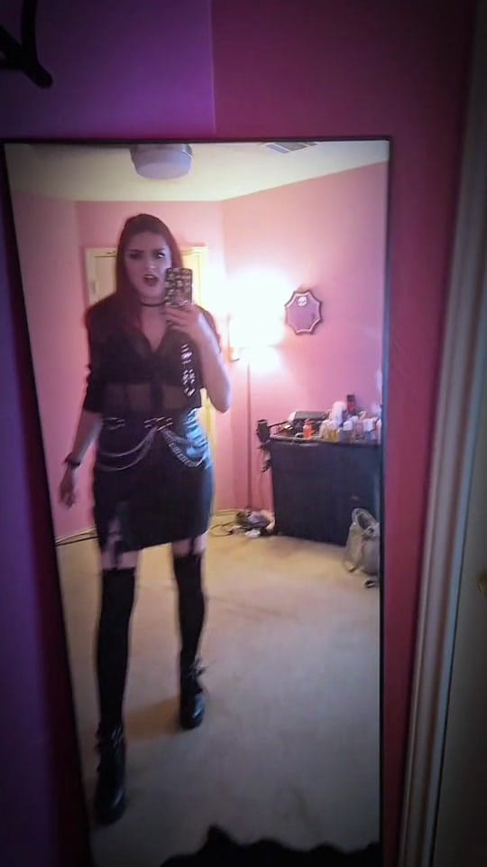 Post 2 by 𝓒𝓪𝓶𝓲𝓵𝓵𝓮 🦇 on TikTok (video)