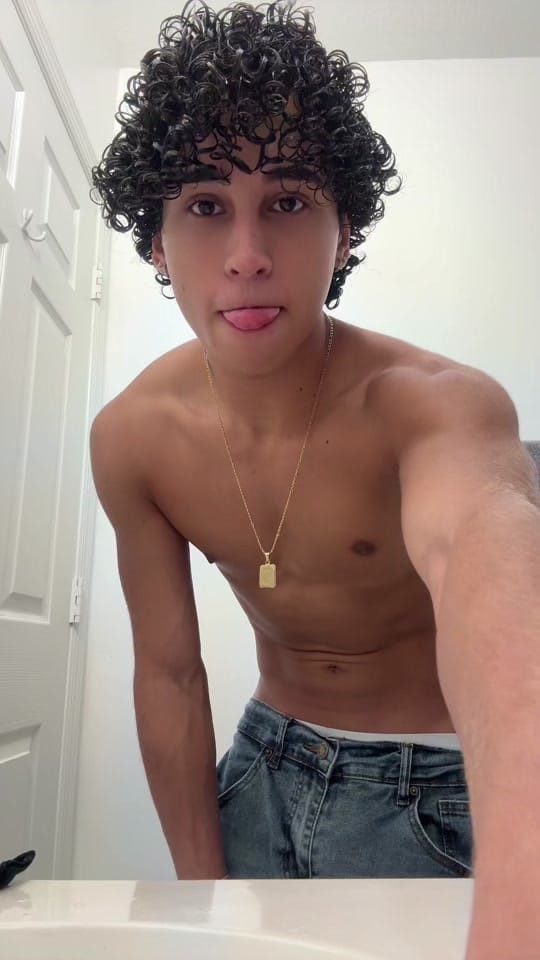 Post 5 by Santi on TikTok (video)