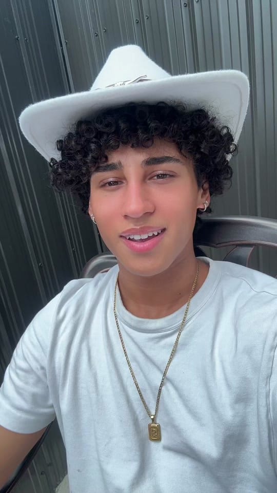 Post 7 by Santi on TikTok (video)