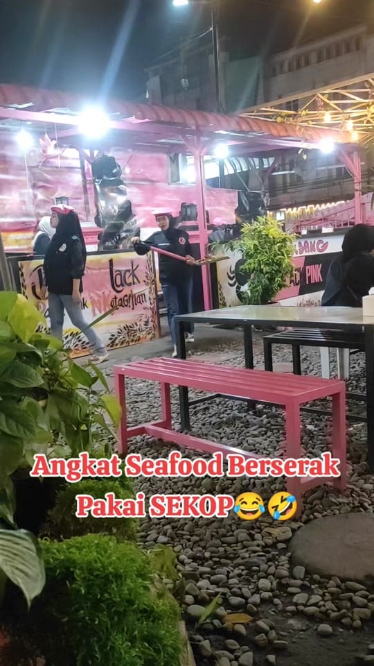 Post 8 by Lim Delau 03 on TikTok (video)