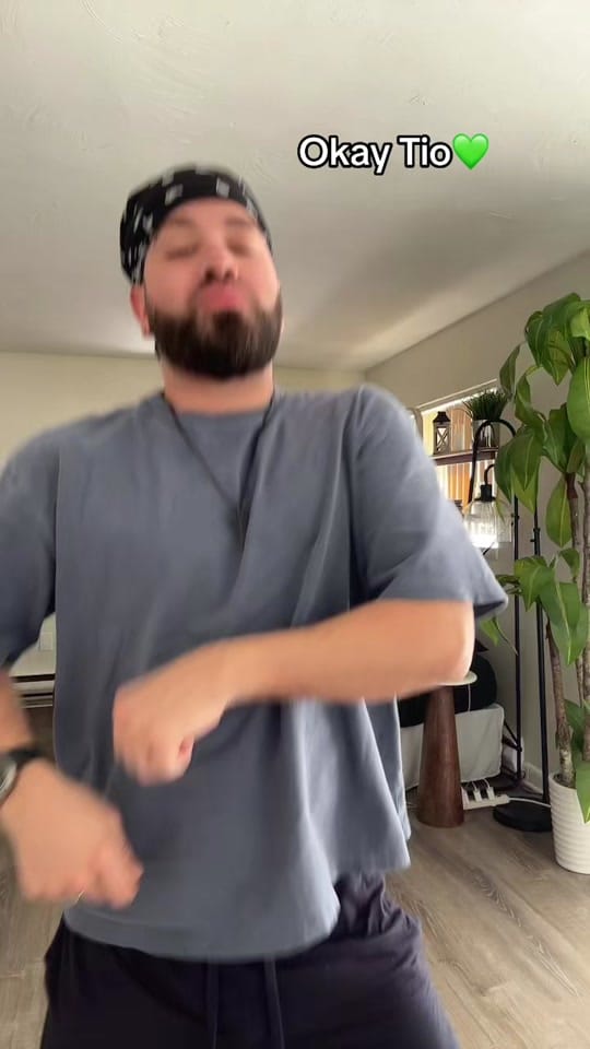 Post 2 by Luis on TikTok (video)