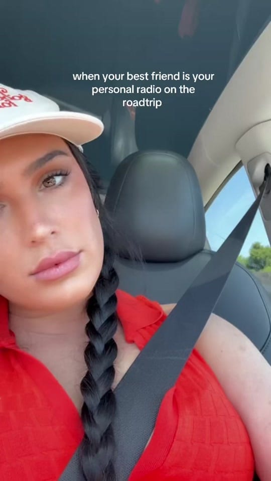 Post 1 by Suzy Day on TikTok (video)