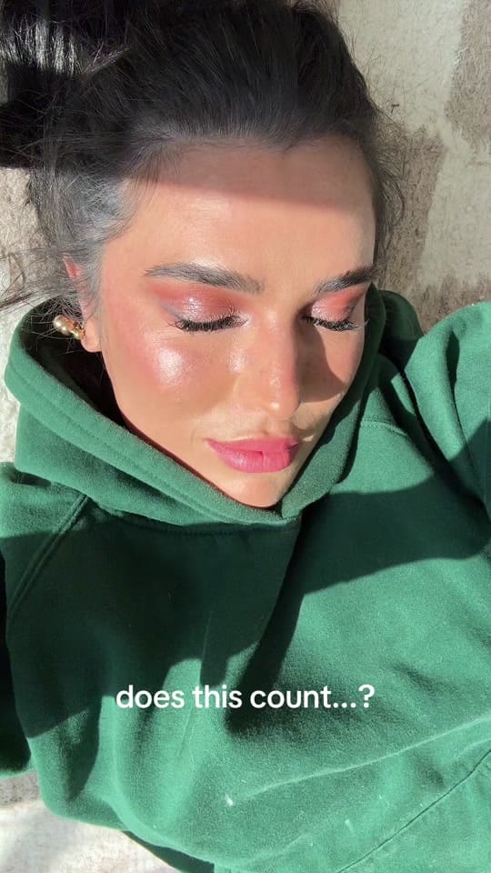 Post 6 by Suzy Day on TikTok (video)