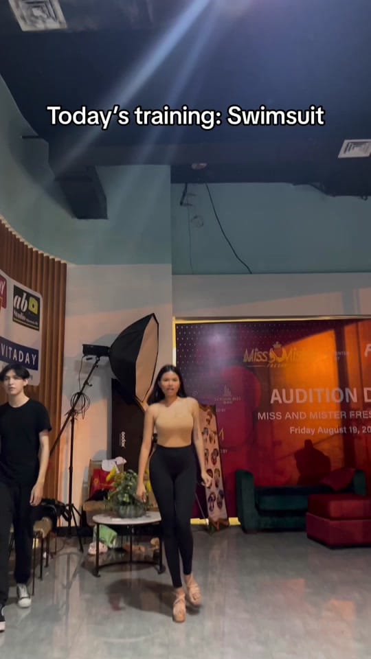 Post 8 by Selena Grande on TikTok (video)