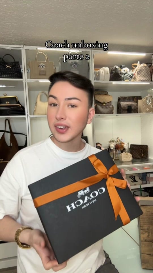 Post 3 by Delatorrelux on TikTok (video)