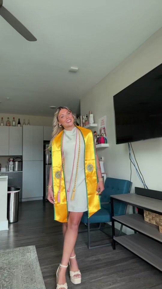 Post 6 by EMMA SANTI | FL HAIRSTYLIST on TikTok (video)