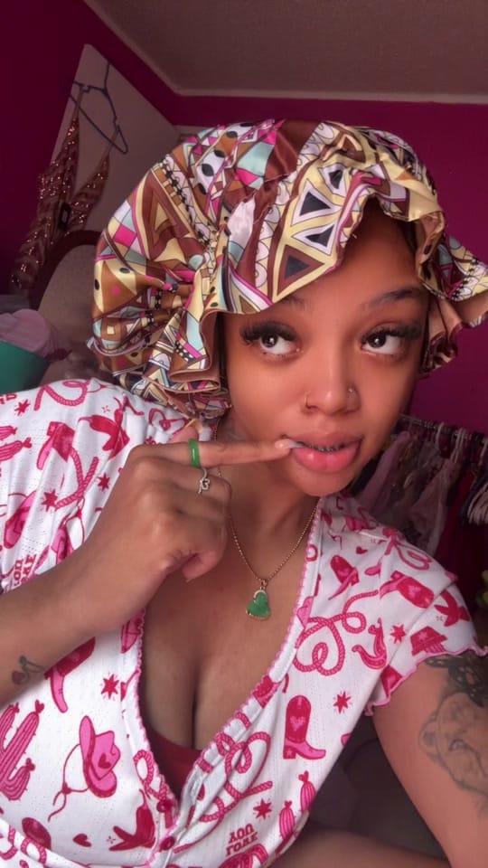Post 4 by Lightskin Princess 🥰 on TikTok (video)