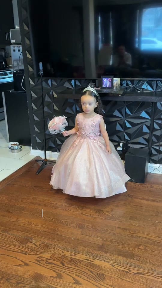 Post 2 by Fer 🫶 on TikTok (video)