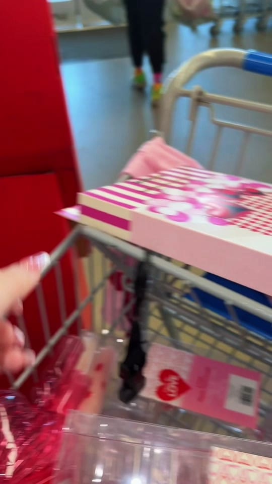 Post 8 by IG: @beaaalm on TikTok (video)