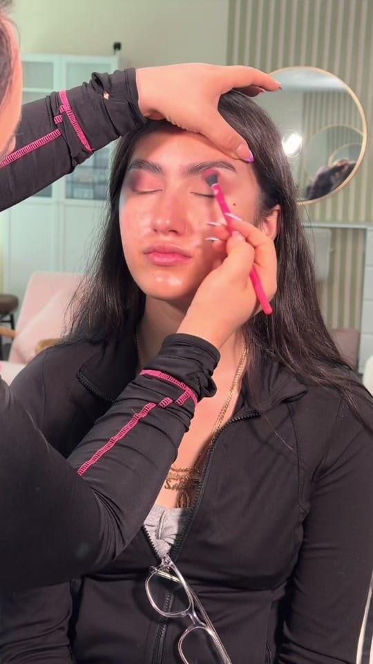 Post 1 by Denisse Makeup & Hair Artist on TikTok (video)