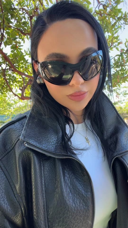 Post 4 by sella_em on TikTok (video)