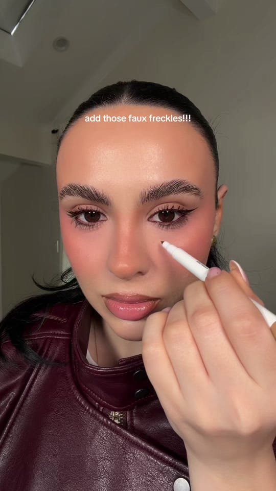 Post 7 by sella_em on TikTok (video)