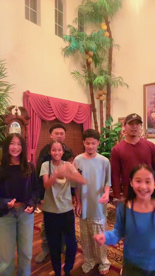 Post 3 by Lee B. Kingston on TikTok (video)