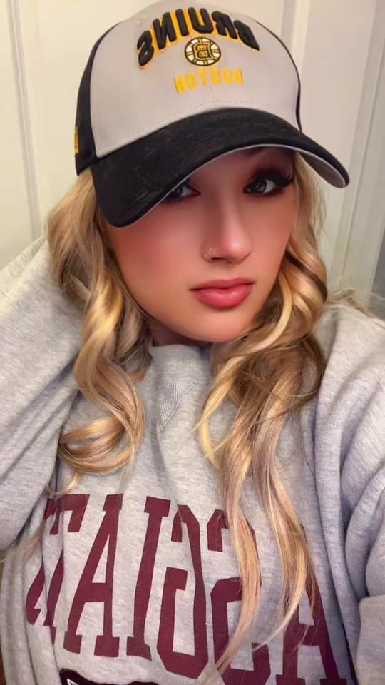 Post 7 by Ali 📚 on TikTok (video)