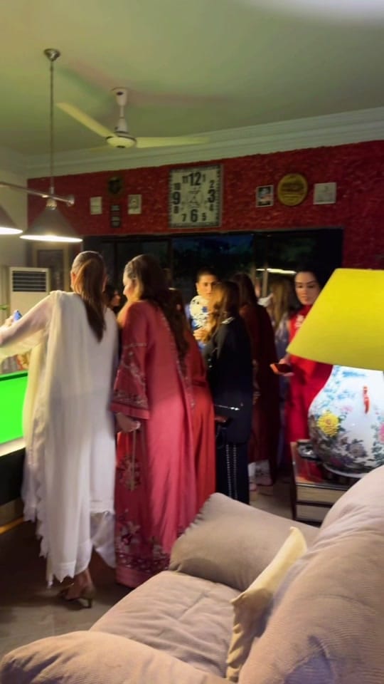 Post 4 by Shaista Farhan on TikTok (video)