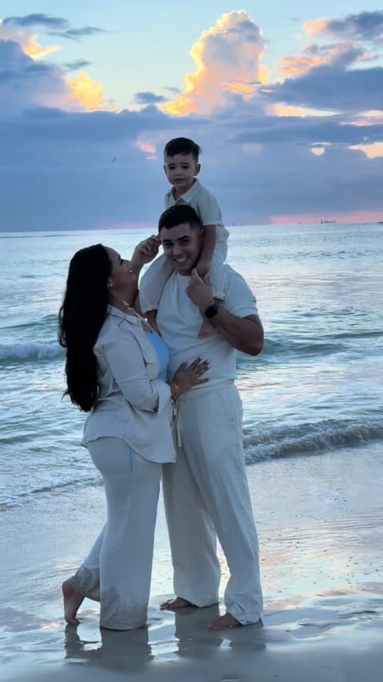 Post 1 by Yudi Dominguez Photos on TikTok (video)