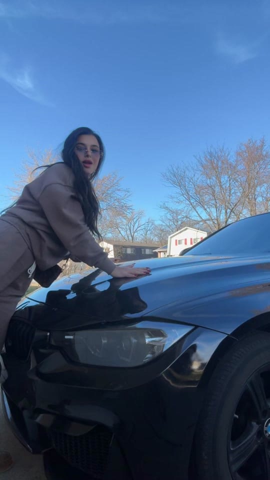Post 7 by Lara 💎 on TikTok (video)
