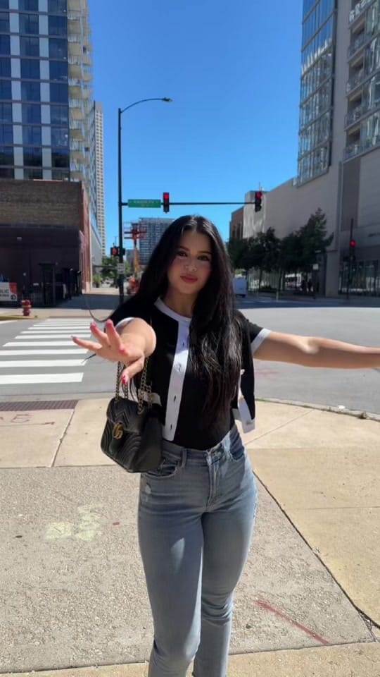 Post 10 by Lara 💎 on TikTok (video)