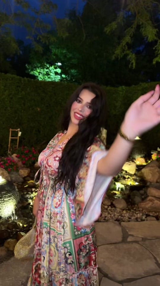 Post 8 by Lara 💎 on TikTok (video)