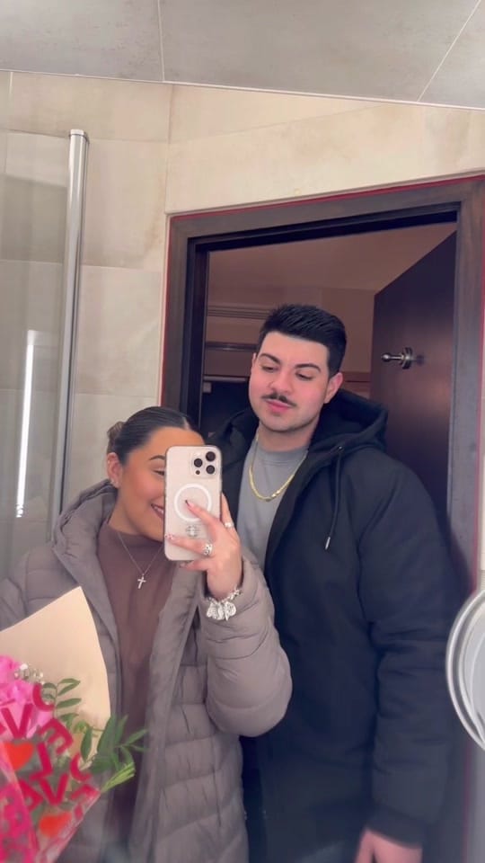 Post 5 by • LESLIE • on TikTok (video)