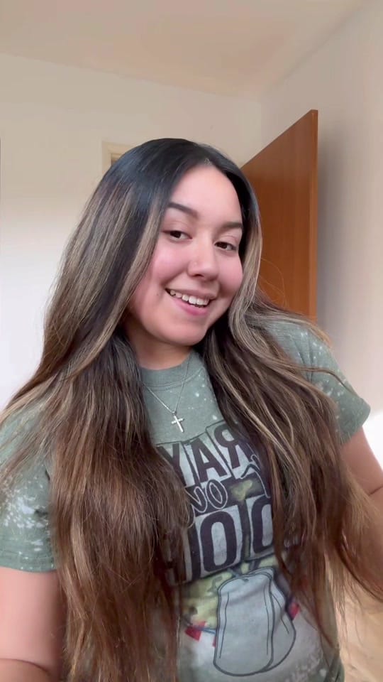 Post 2 by • LESLIE • on TikTok (video)