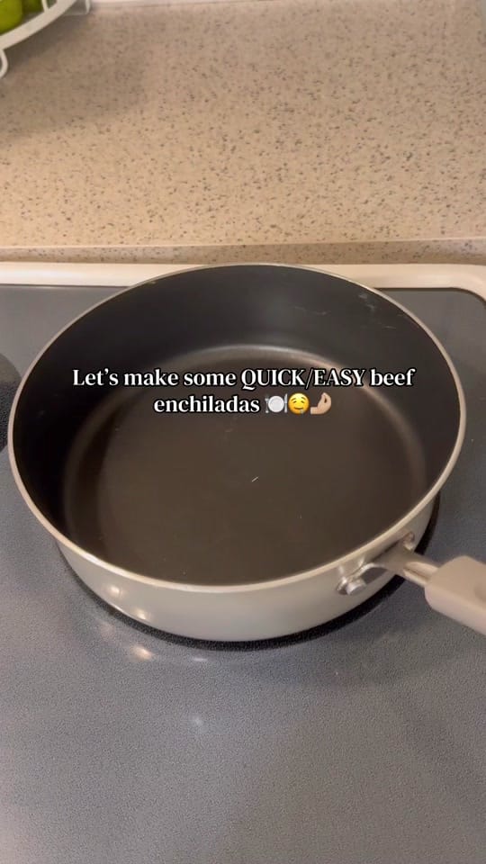 Post 8 by • LESLIE • on TikTok (video)