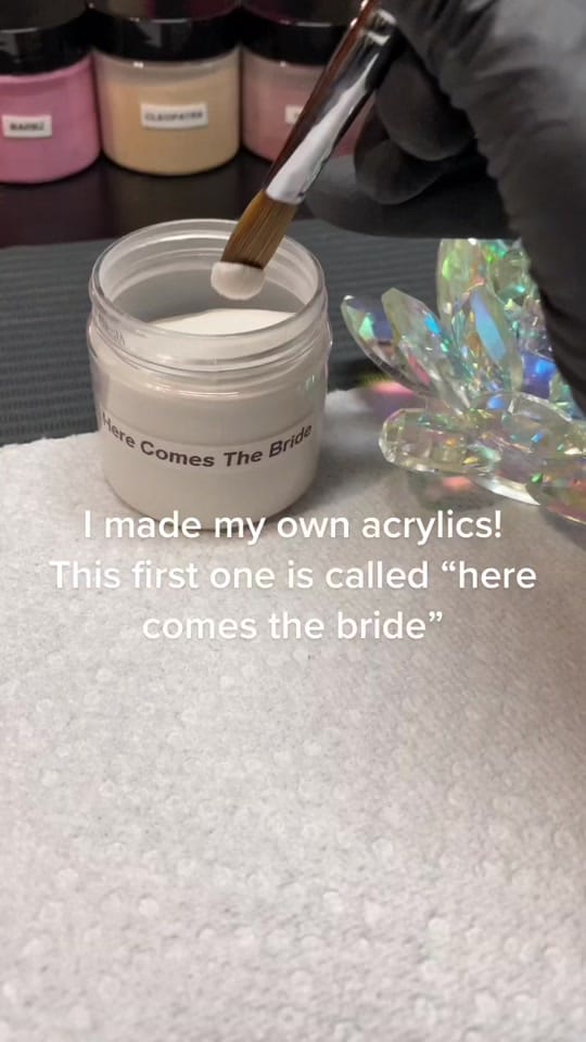 Post 10 by Liliana Pakula on TikTok (video)