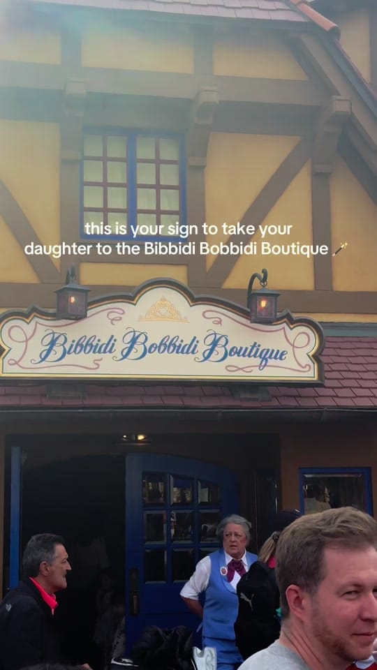 Post 6 by Ariana Wagner Photo on TikTok (video)