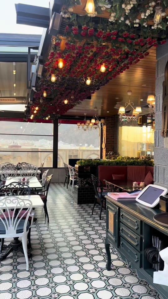 Post 10 by سندس on TikTok (video)