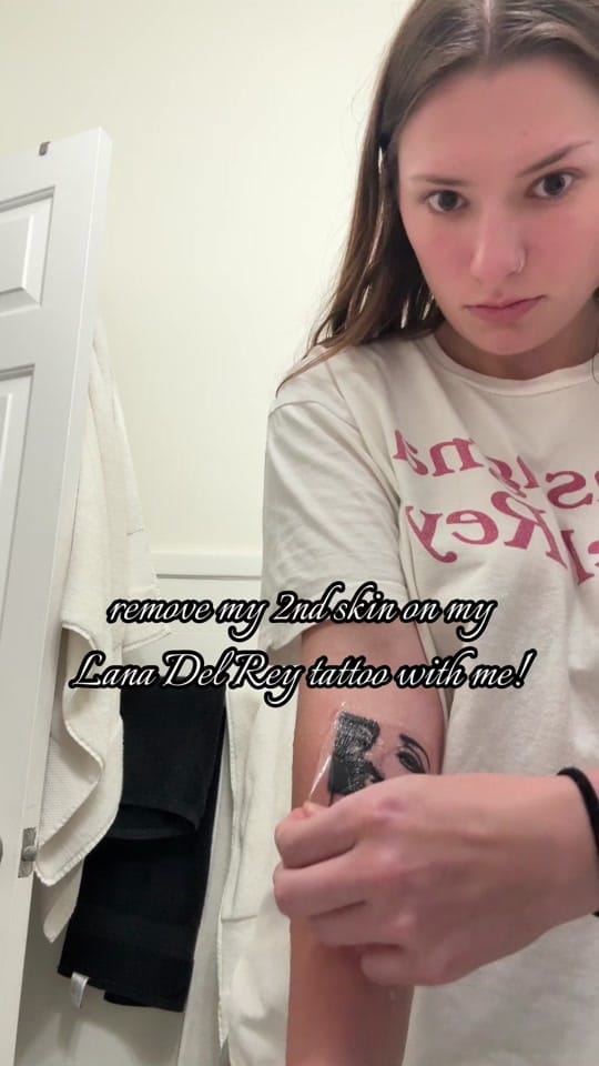 Post 8 by izzyzavareei on TikTok (video)