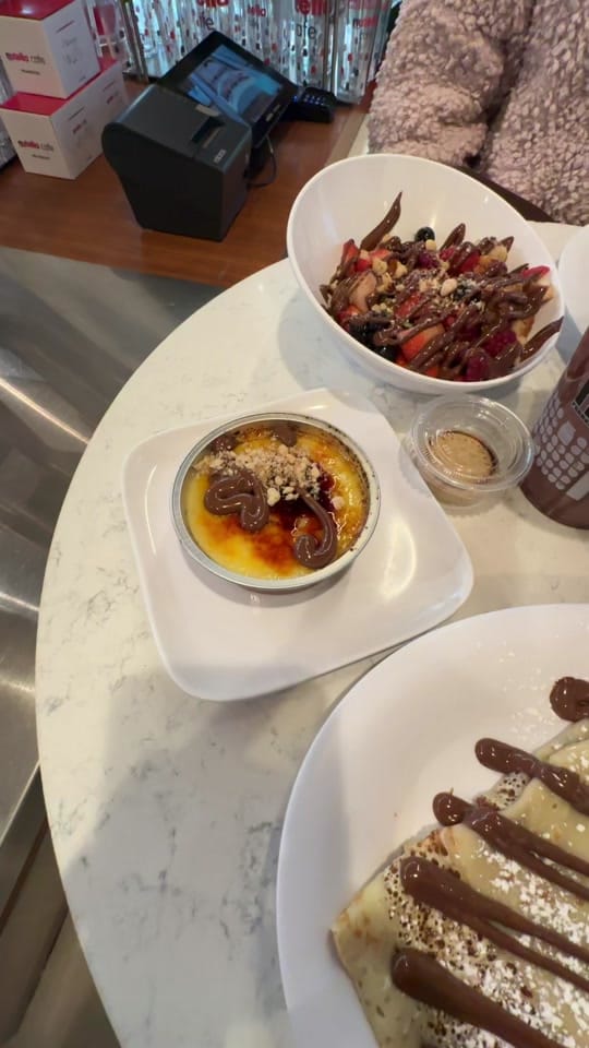 Post 2 by lizzsnails on TikTok (video)