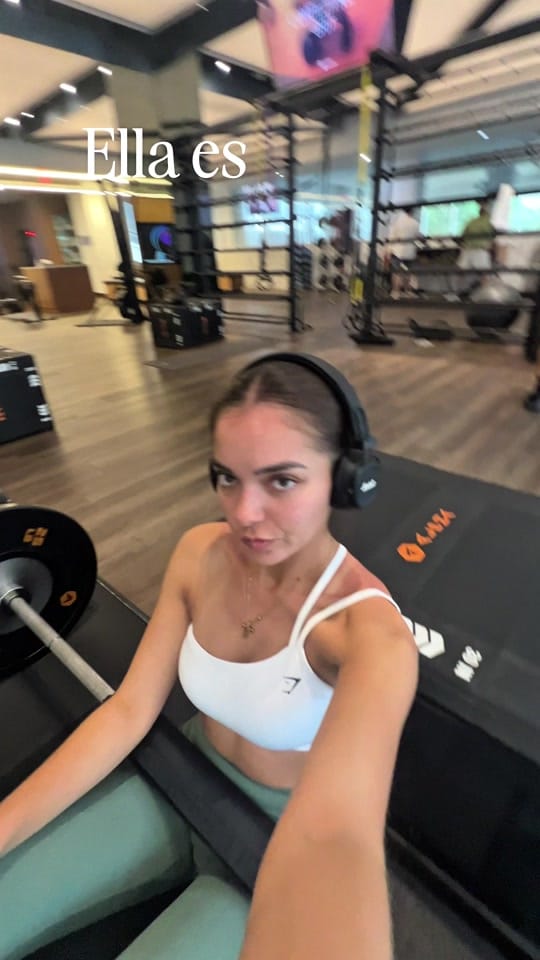 Post 9 by Camila on TikTok (video)