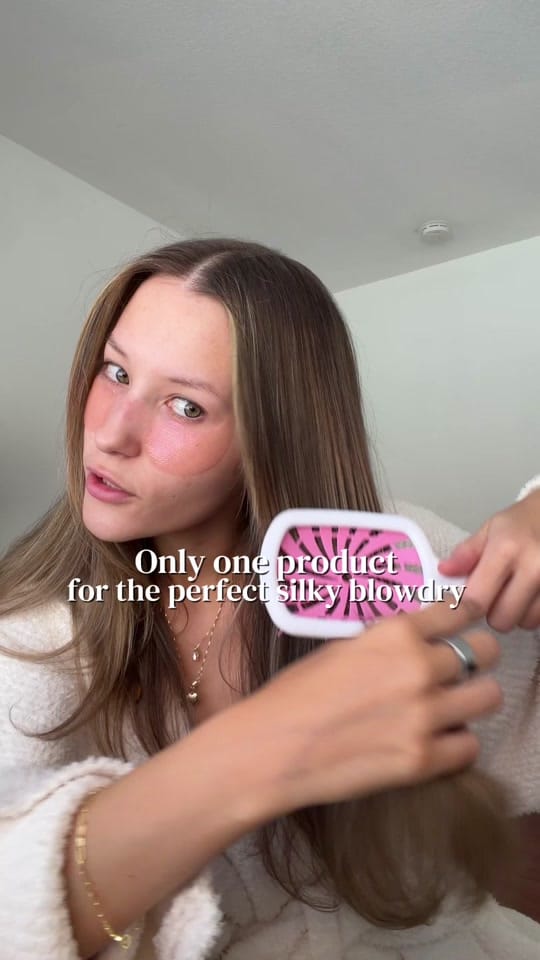 Post 3 by TrueGreta on TikTok (video)