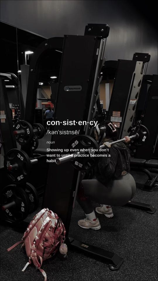 Post 7 by Yoely | Latina Creator on TikTok (video)