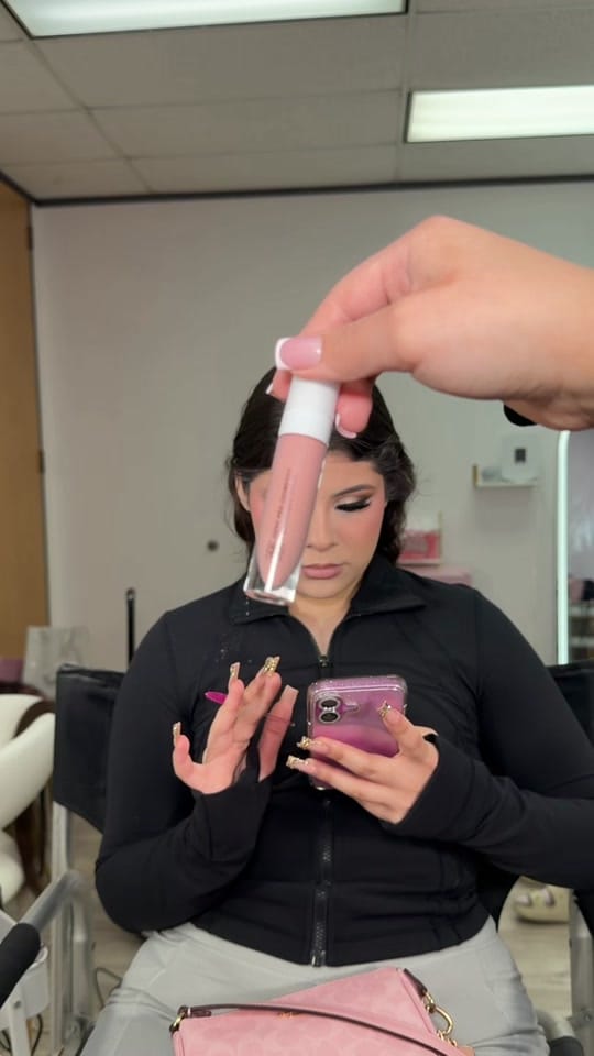Post 8 by Marisol|Makeup Artist on TikTok (video)