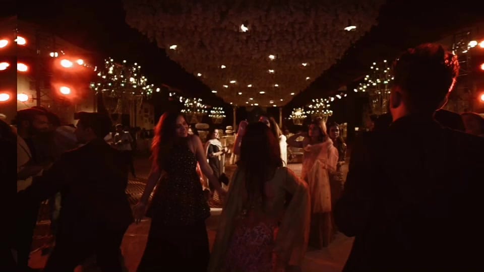 Post 4 by Deepika Sharma on TikTok (video)