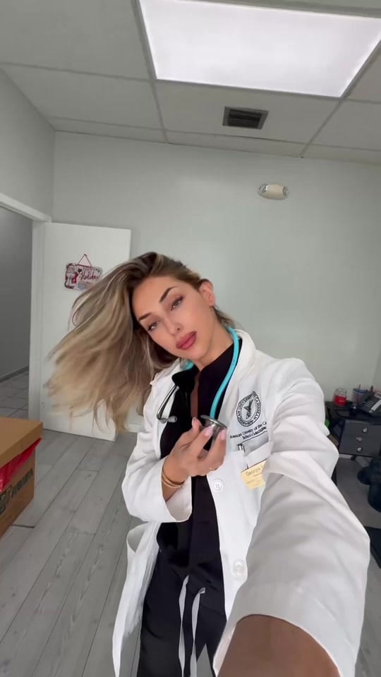 Post 4 by Georgia-Rose | Medical Student on TikTok (video)
